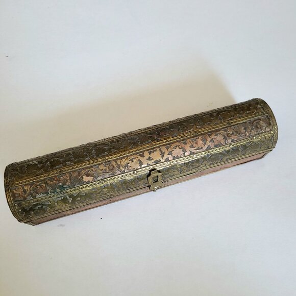 Vintage/Antique hand made with brass leaf details Qalamdan wooden pencil box. - Picture 14 of 15